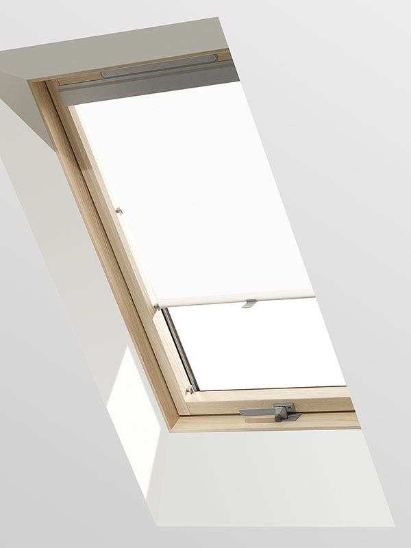 RHR_4319_White_Roof-Window-Blind-Dakea-Multifit-Roller-21